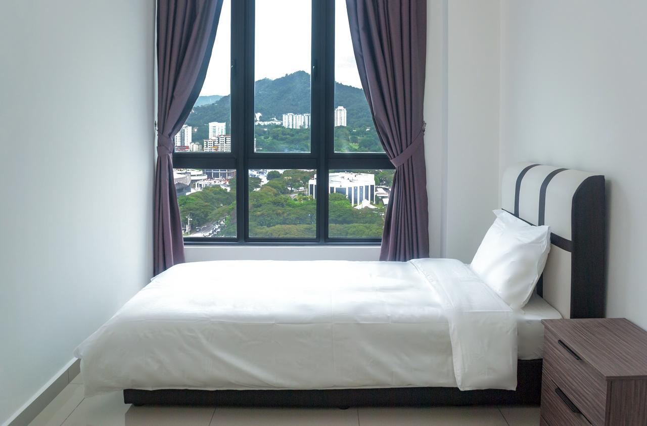 Lazy Traveler'S Suite By D Imperio Homestay George Town Exterior foto